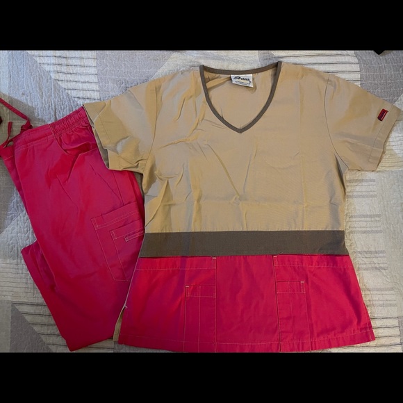 Reina Scrub Set - Picture 5 of 7